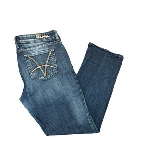 Kut from the Kloth boyfriend cut jeans. Med denim